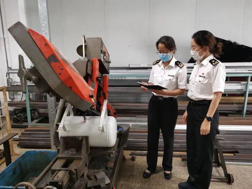 海關(guān)利劍出鞘，嚴(yán)把國門安全關(guān)——查獲問題兒童牙刷與危險(xiǎn)化學(xué)品